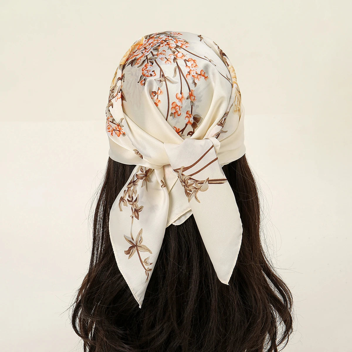 Foulard Femme Satiné Fleuri – Élégance Modeste & Raffinée