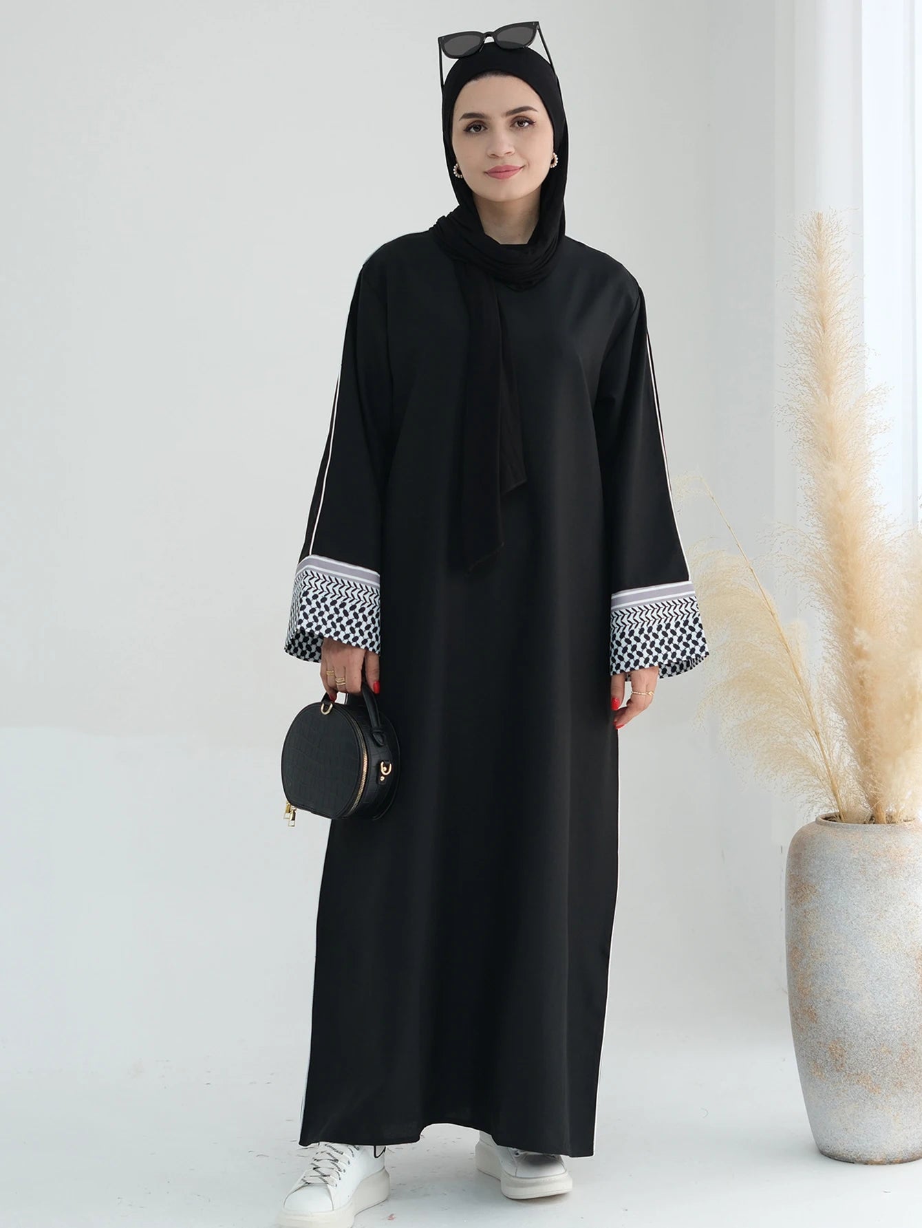 Abaya Femme Grace – Élégance Intemporelle & Détails Raffinés