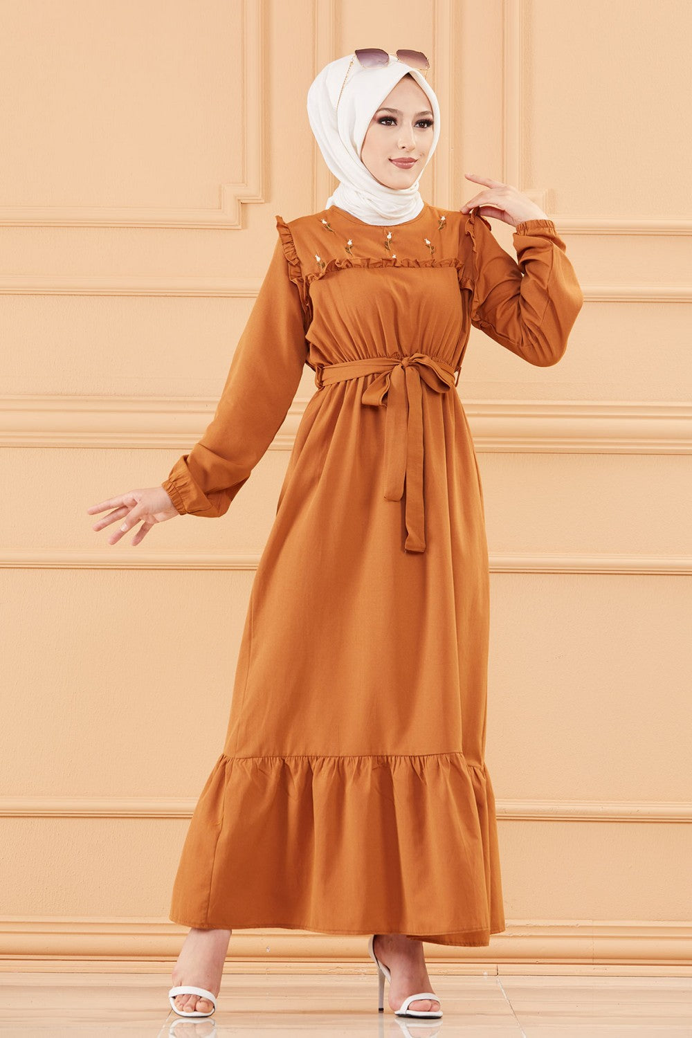 Quelle est la différence entre une abaya simple et une abaya de luxe ? Le guide pour bien choisir