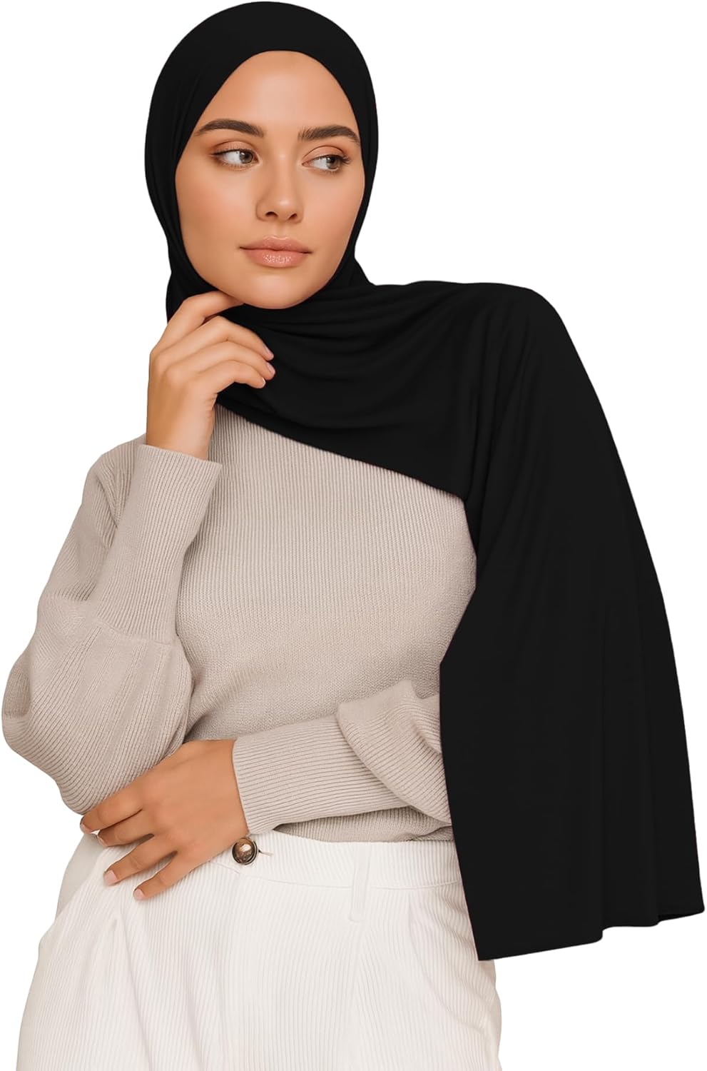 Comment porter un foulard moderne ? Minimalisme, fluidité et détails contemporains