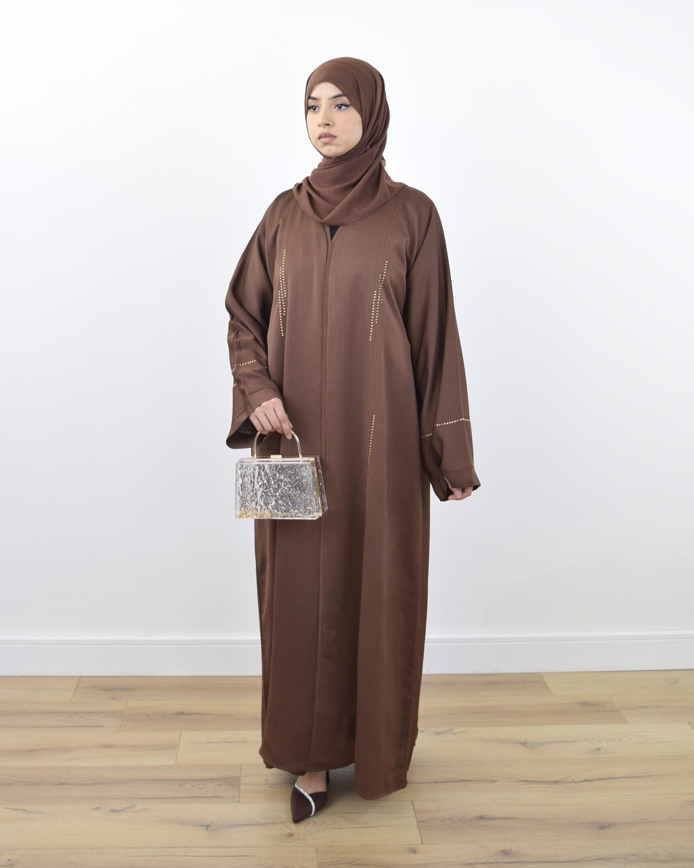 Pourquoi certaines femmes choisissent de porter un foulard ? Motivations personnelles, intimes et multiples