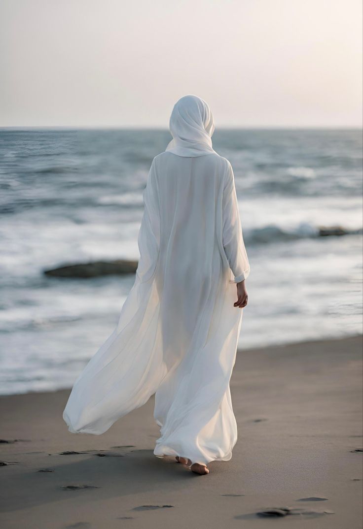 L’abaya est-elle adaptée à la vie moderne ? Confort, style et praticité au quotidien