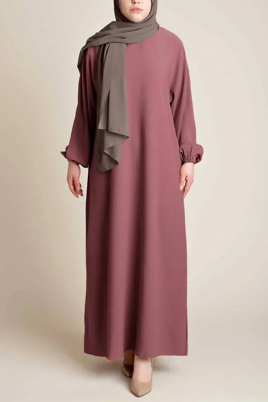 L’abaya est-elle un vêtement religieux ou culturel ? Comprendre sa vraie nature