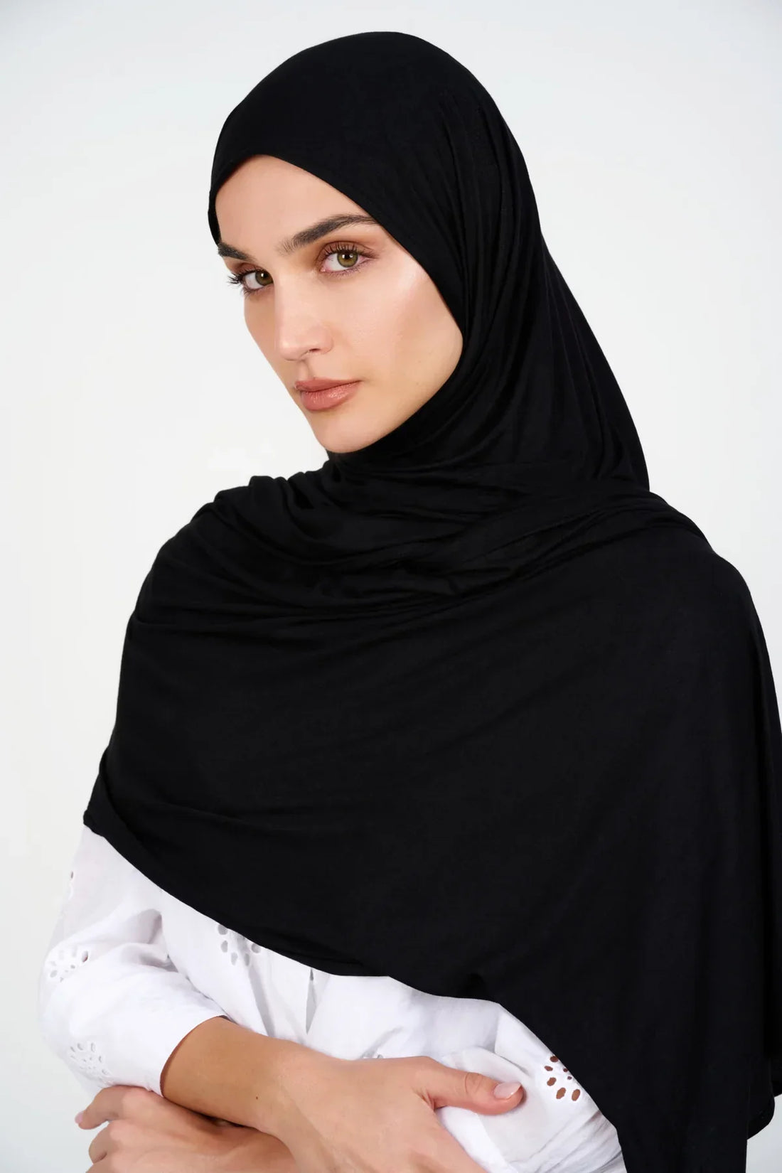 Quel foulard tient bien toute la journée ? Stabilité, confort et tranquillité assurées