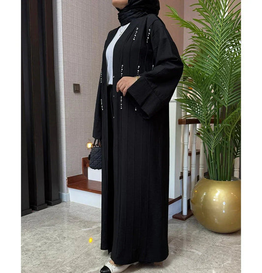 Quelle couleur d’abaya choisir ? Le guide pour faire le bon choix selon ton style et ton usage