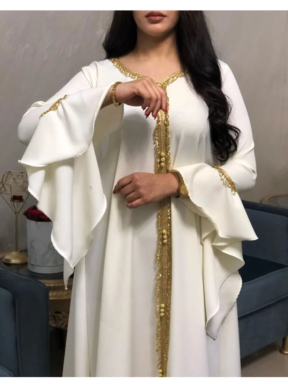 Abaya Femme Haute Couture – Élégance Modeste & Détails Dorés