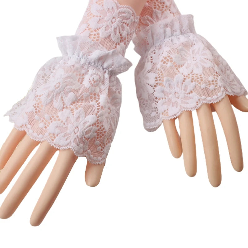Gants Courts en Dentelle Noire – Volants Élégants & Détails Romantiques