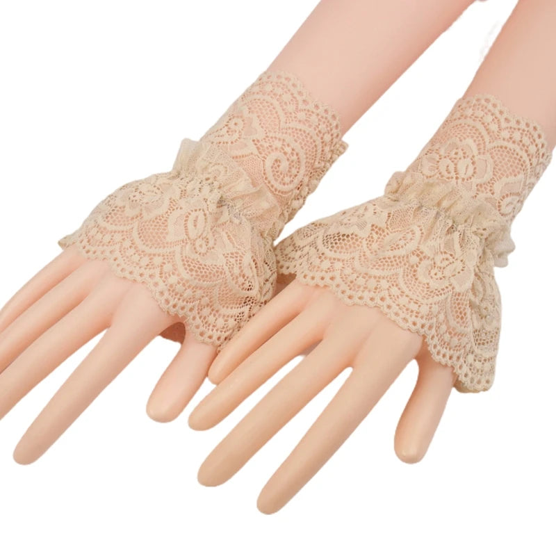 Gants Courts en Dentelle Noire – Volants Élégants & Détails Romantiques