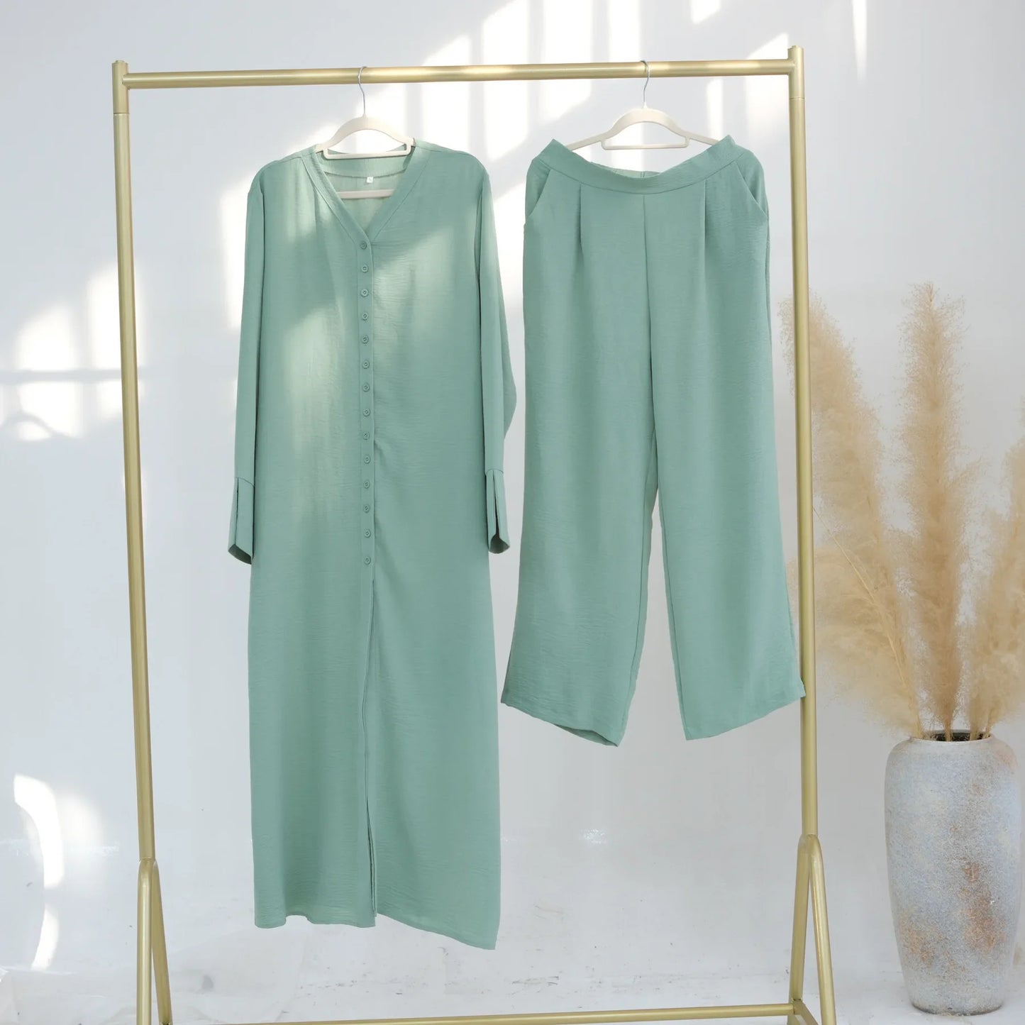 Ensemble Femme Modeste 3 Pièces – Abaya, Pantalon et Hijab Chic