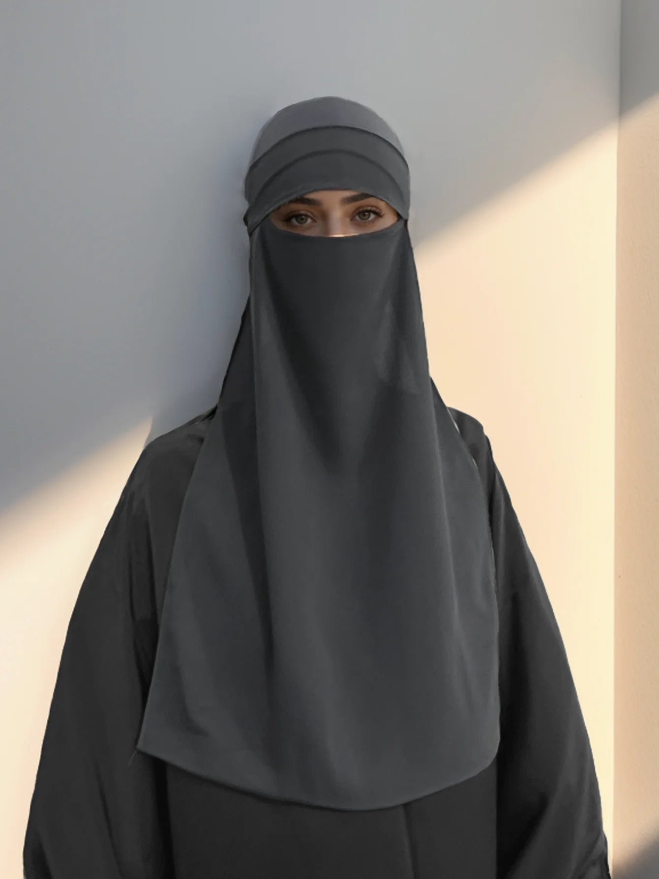 Niqab Femme Léger et Élégant – Couverture Complète et Confort Optimal