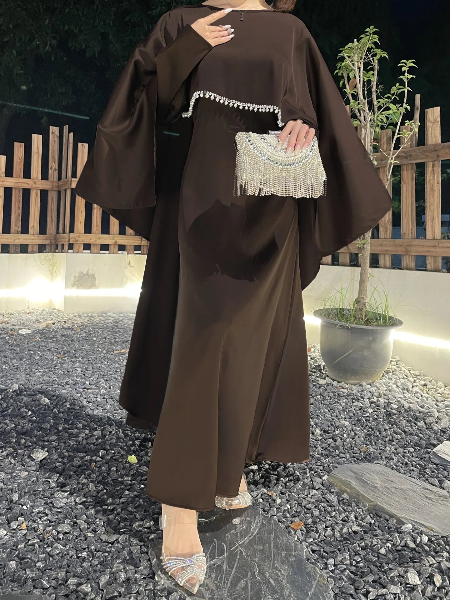 Abaya Femme Papillon Luxe – Élégance Fluide & Détails Brillants