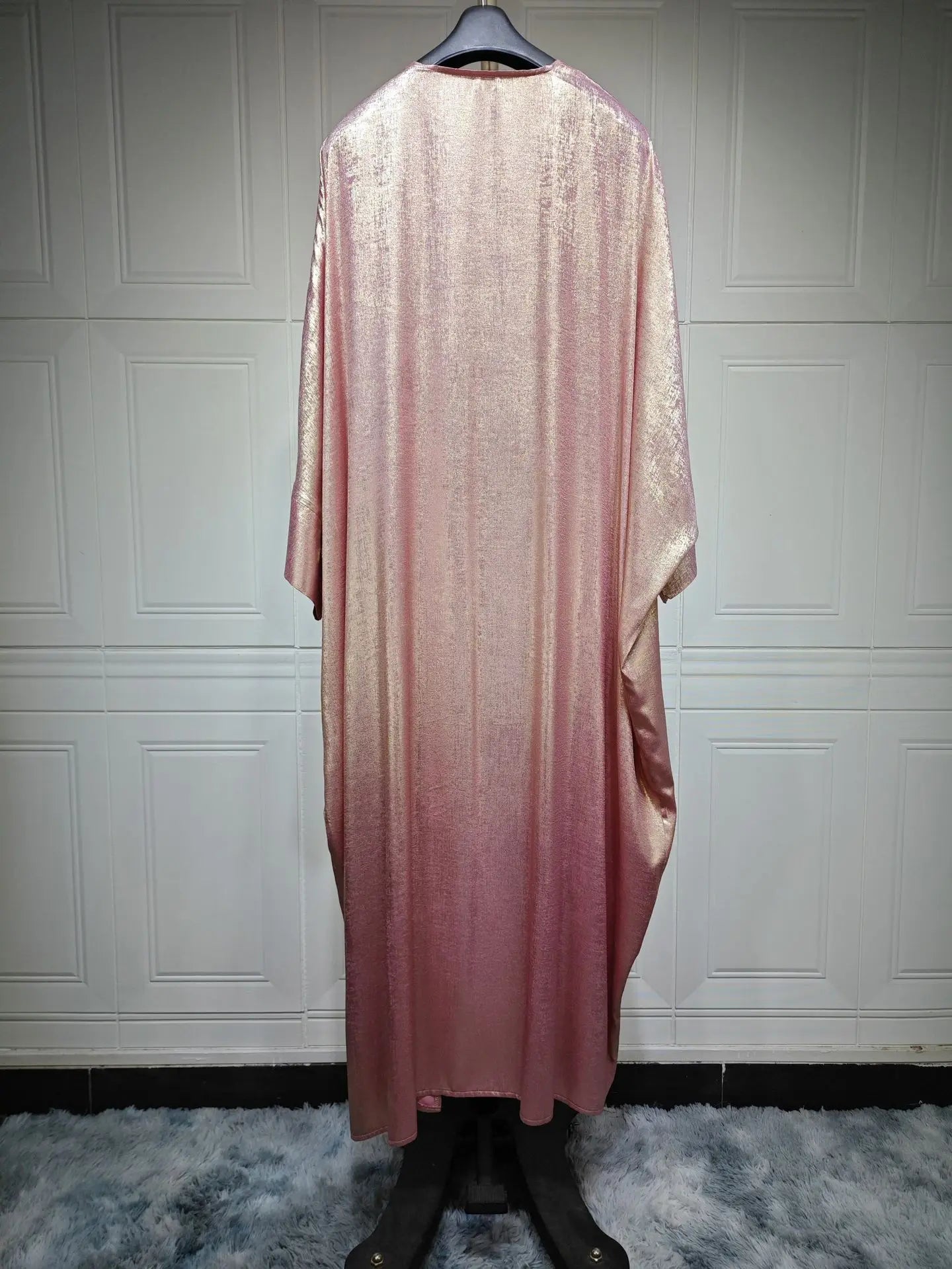 Kimono Femme en Satin Luxe – Élégance Fluide & Toucher Soie