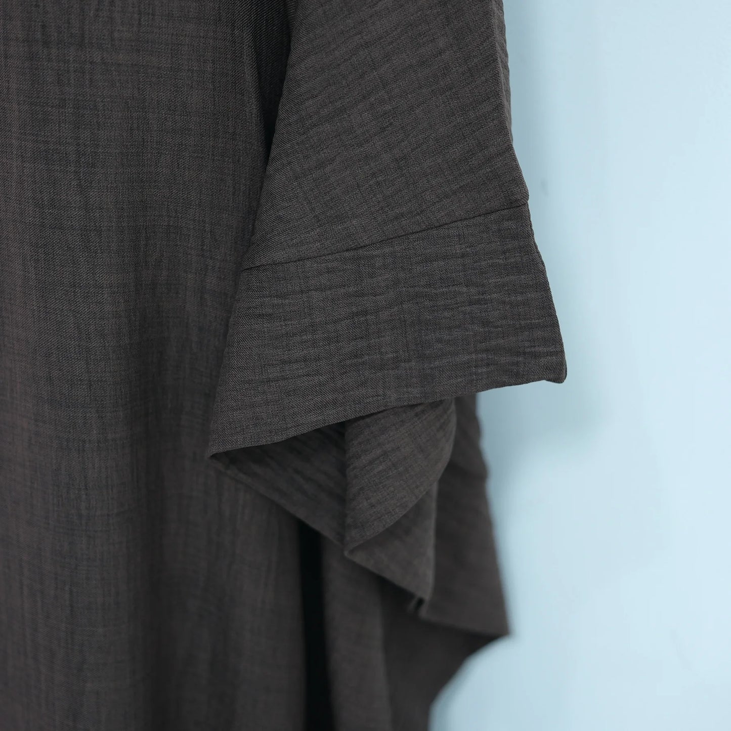 Abaya Femme Dubai – Élégance Minimaliste & Raffinement Moderne