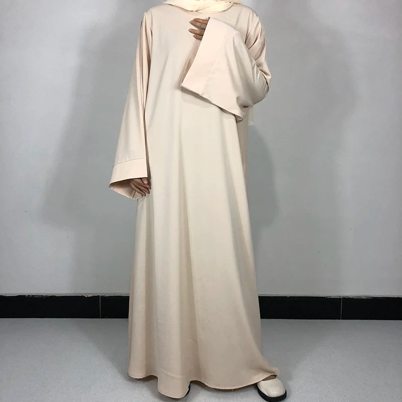 Abaya Femme Minimaliste Chic – Élégance Essentielle & Confort Fluide