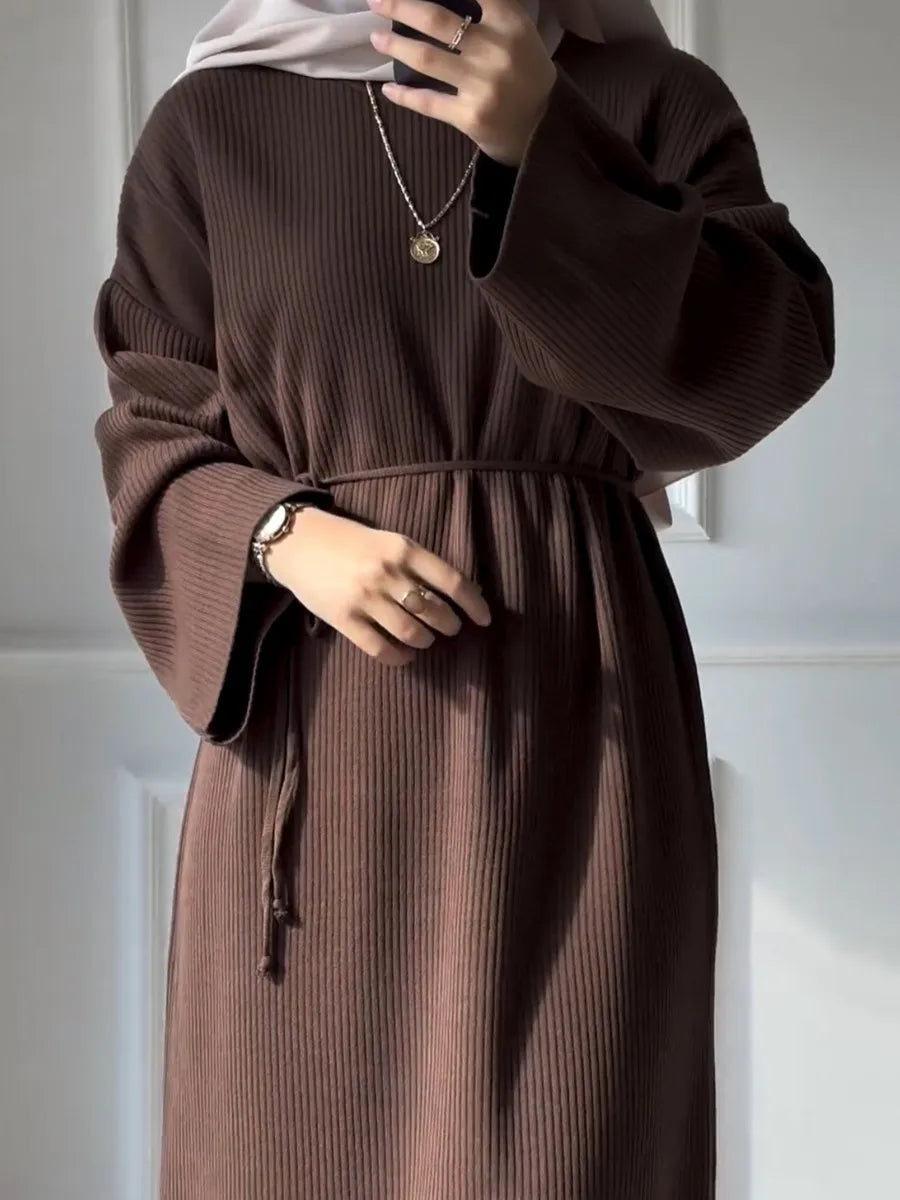Abaya Femme  Dubai Hiver – Élégance et Chaleur pour la Saison