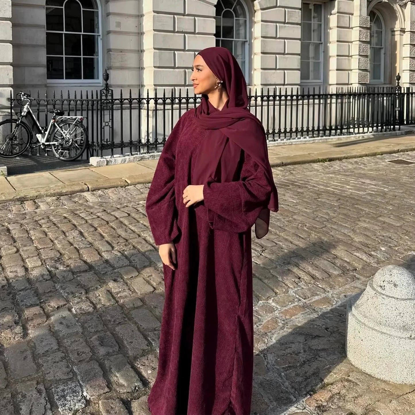 Abaya Femme Longue Hiver – Élégance & Chaleur pour la Saison Froide