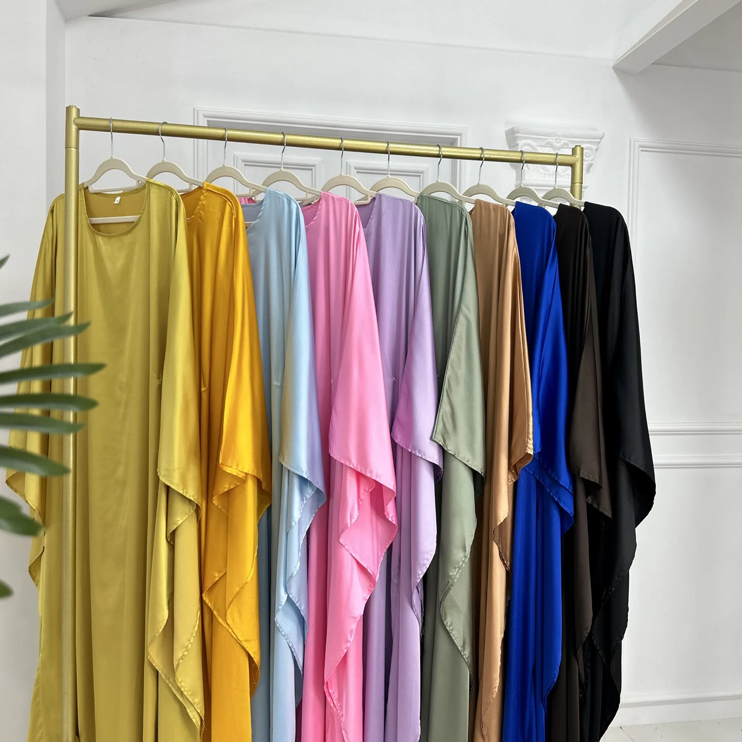 Abaya Femme Kaftan Satin – Fluidité & Brillance d’Exception