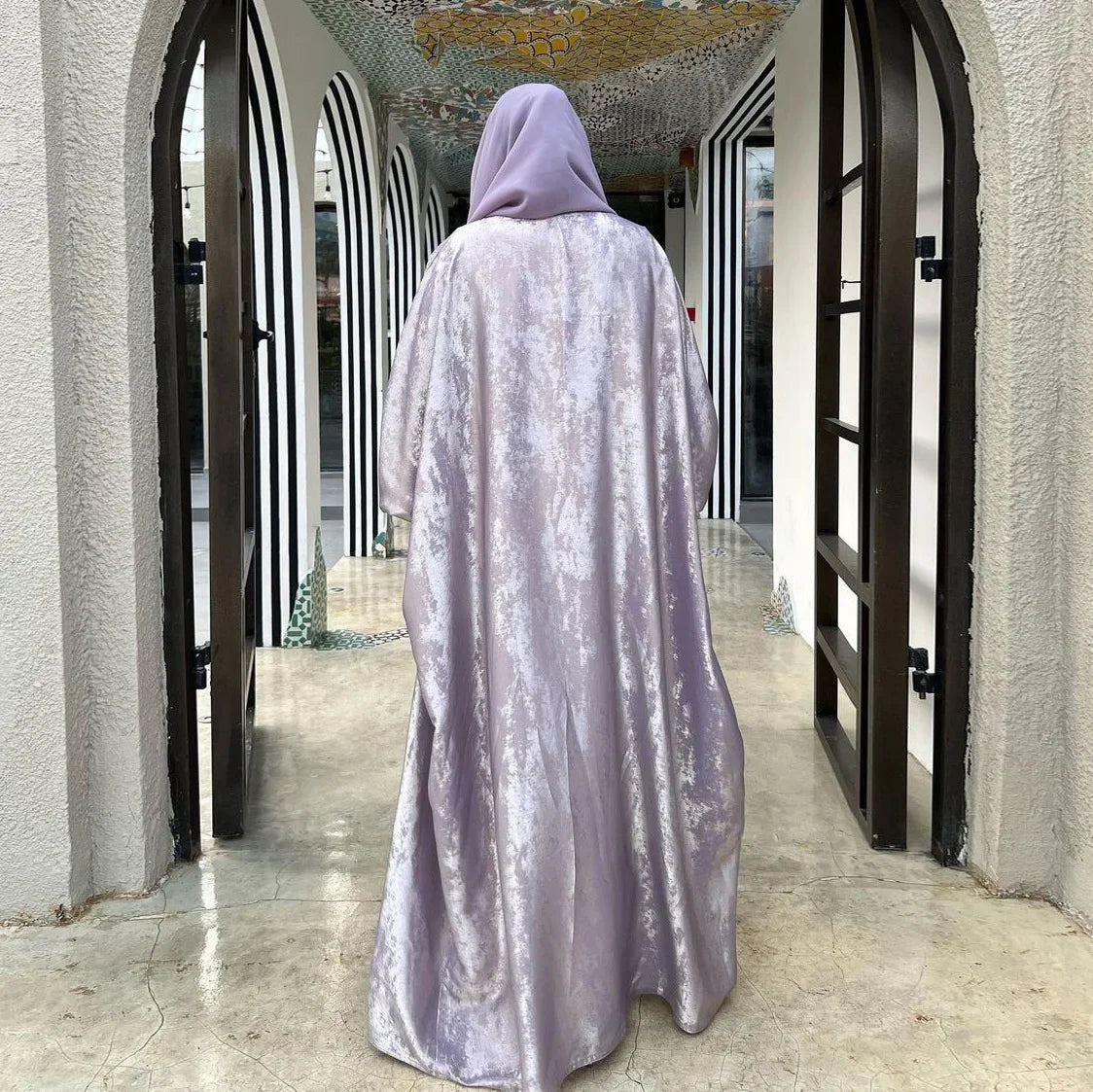 Abaya Femme Kimono Satin – Élégance Fluide et Raffinée