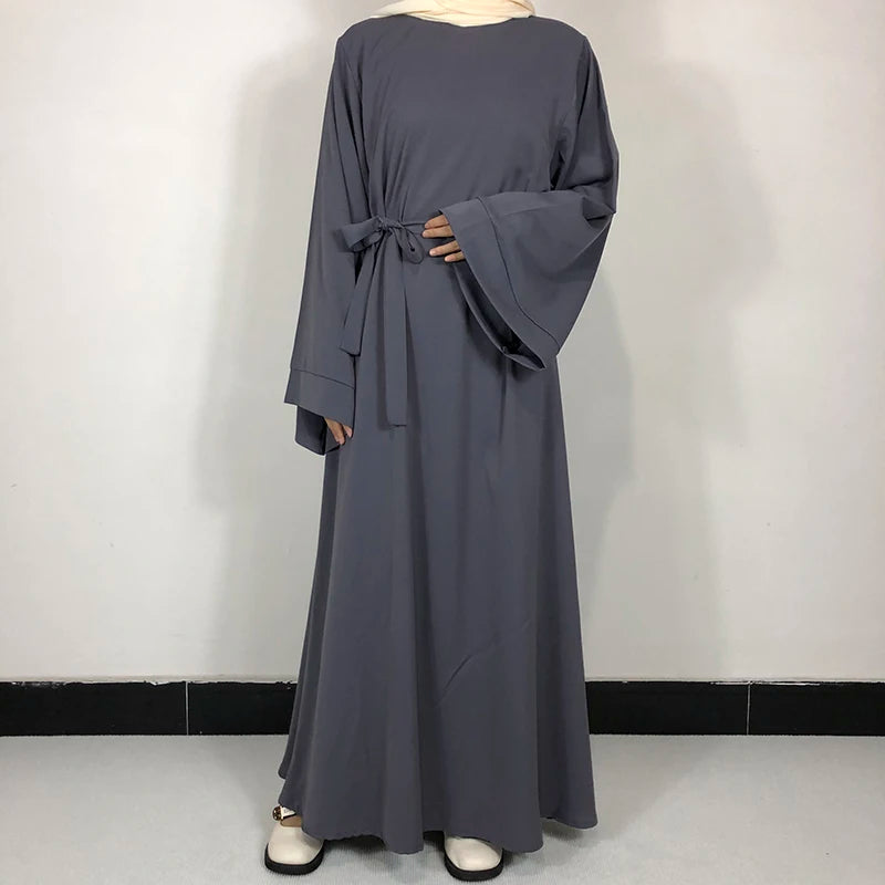Abaya Femme Minimaliste Chic – Élégance Essentielle & Confort Fluide