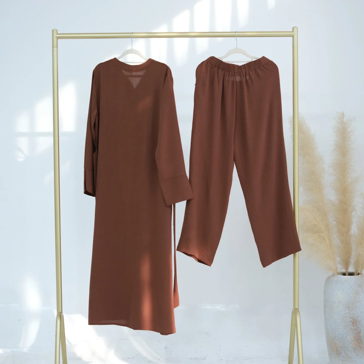 Ensemble Femme Modeste 3 Pièces – Abaya, Pantalon et Hijab Chic