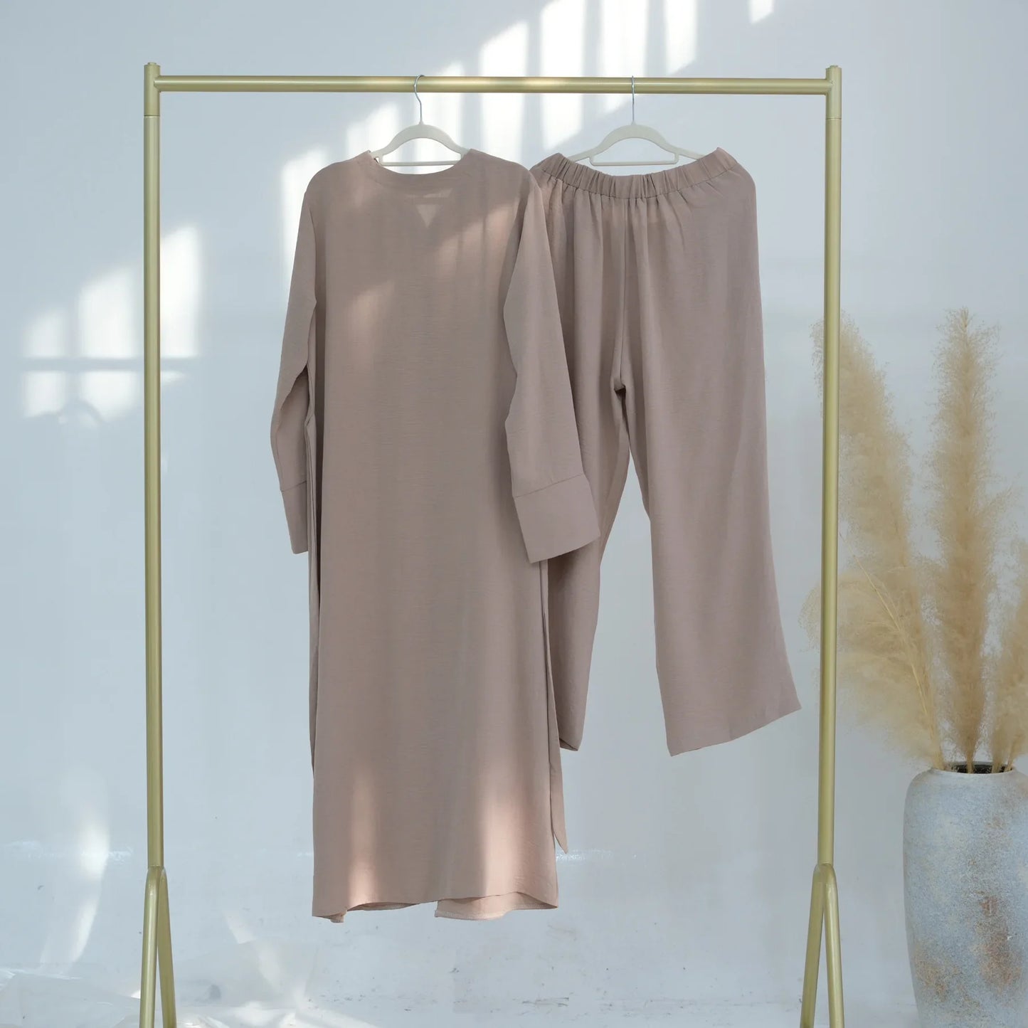 Ensemble Femme Modeste 3 Pièces – Abaya, Pantalon et Hijab Chic