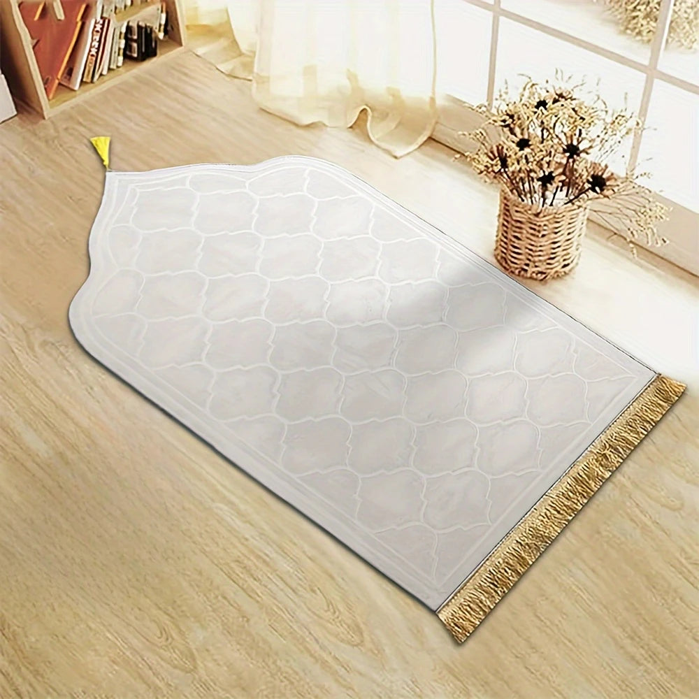 Tapis de Prière Matelassé – Élégant & Finition Dorée