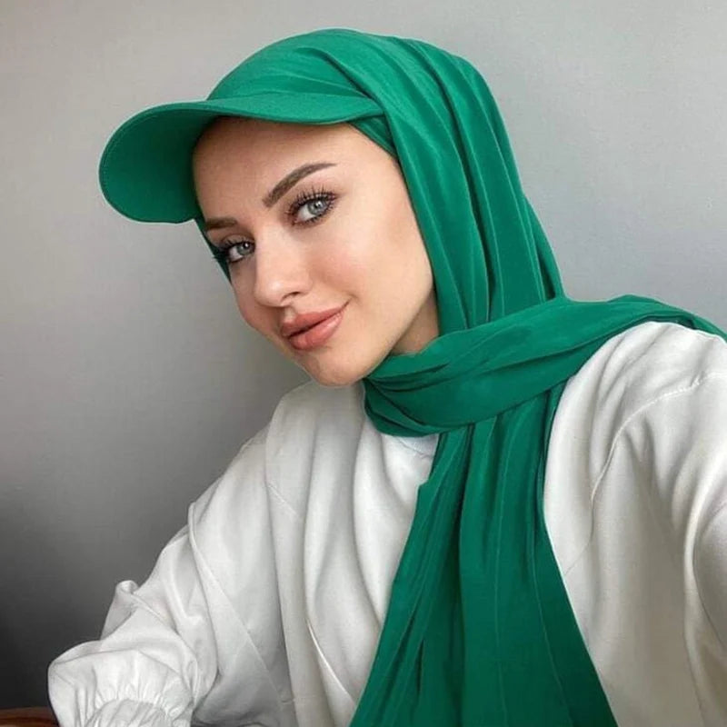 Hijab avec Casquette Integrée – Praticité et Élégance en Un Seul Geste