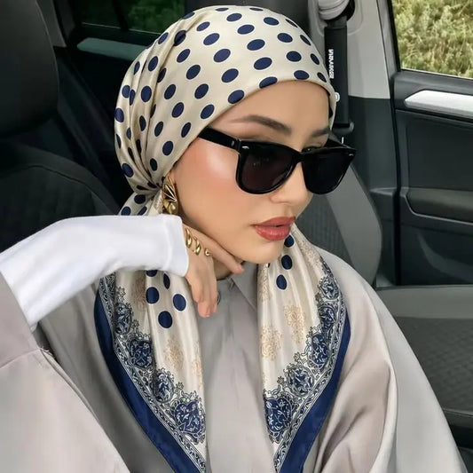 Foulard Hijab en Satin de Soie Imprimé pour Femme – Élégance & Confort
