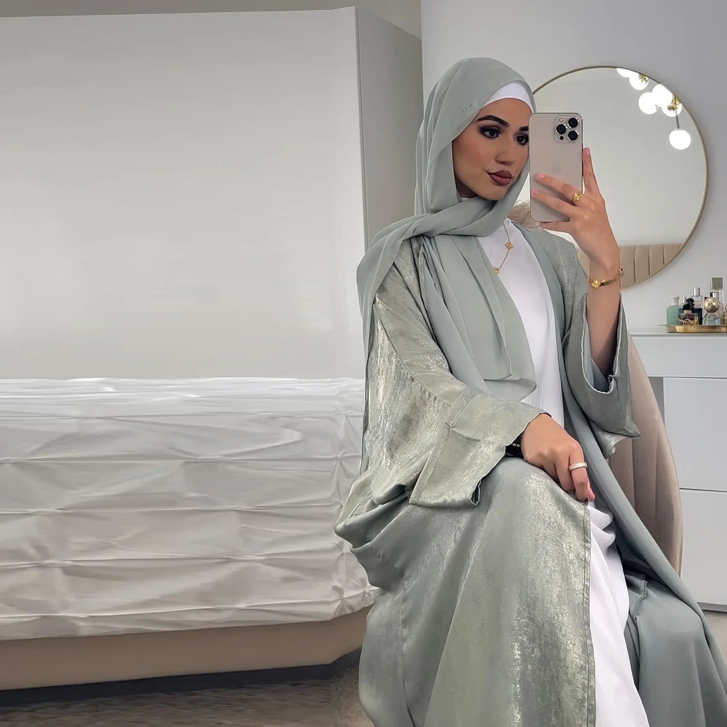 Abaya Femme Kimono Satin – Élégance Fluide et Raffinée
