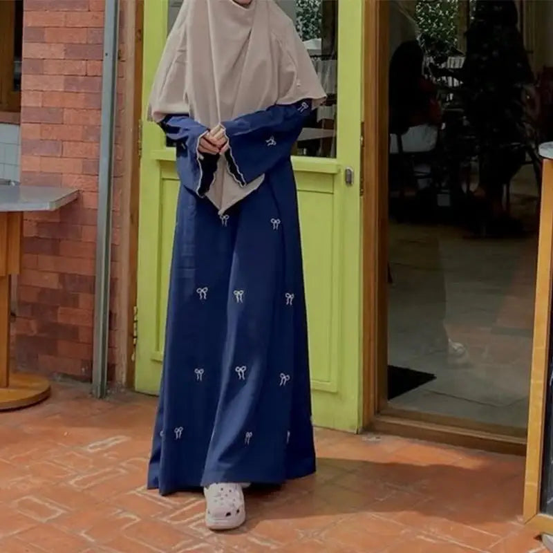 Abaya Femme Élégante – Motifs Brodés & Coupe Fluide
