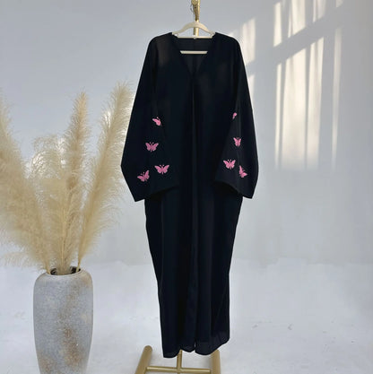 Abaya Kimono Noire Brodée Papillons – Tenue Modeste Élégante