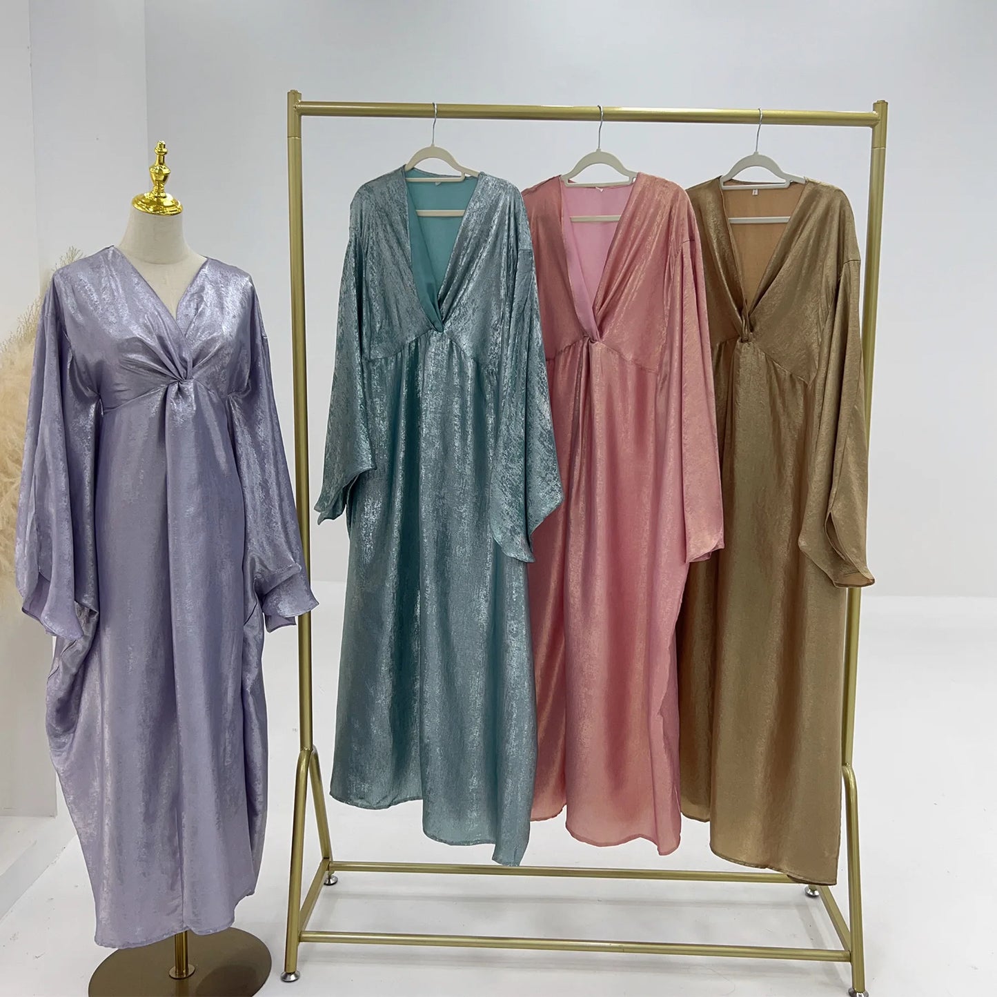 Abaya Femme Kimono Kaftan de Luxe – Élégance Satinée et Style Raffiné