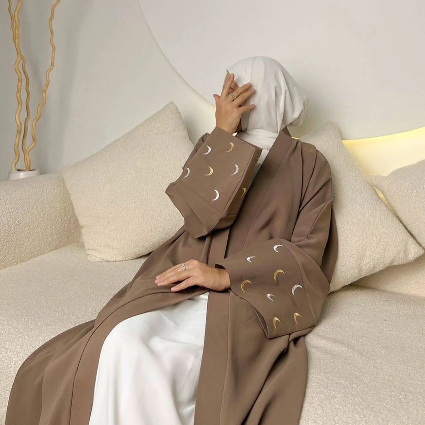 Abaya Femme Kaftan Moon – Élégance Céleste & Broderies Délicates