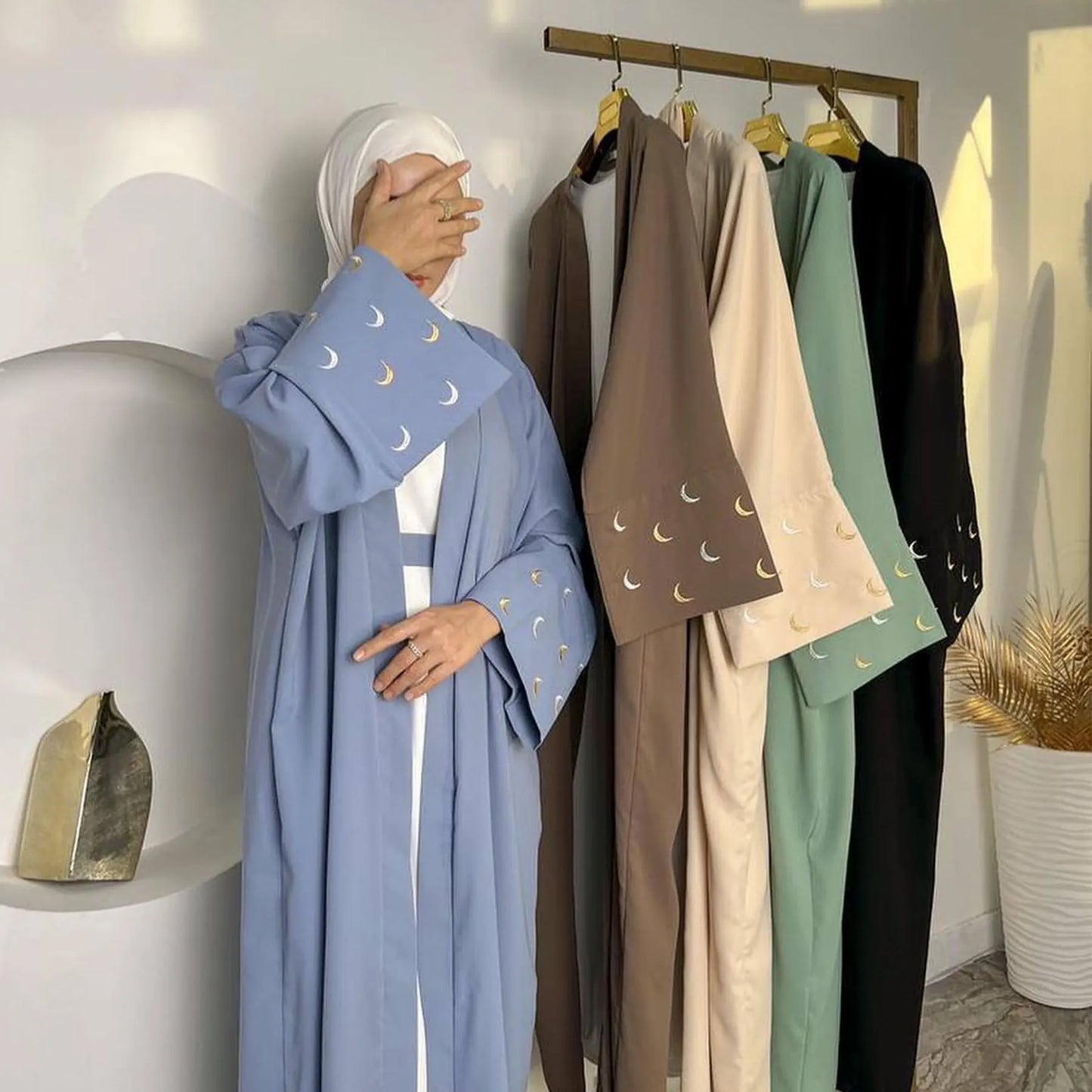 Abaya Femme Kaftan Moon – Élégance Céleste & Broderies Délicates
