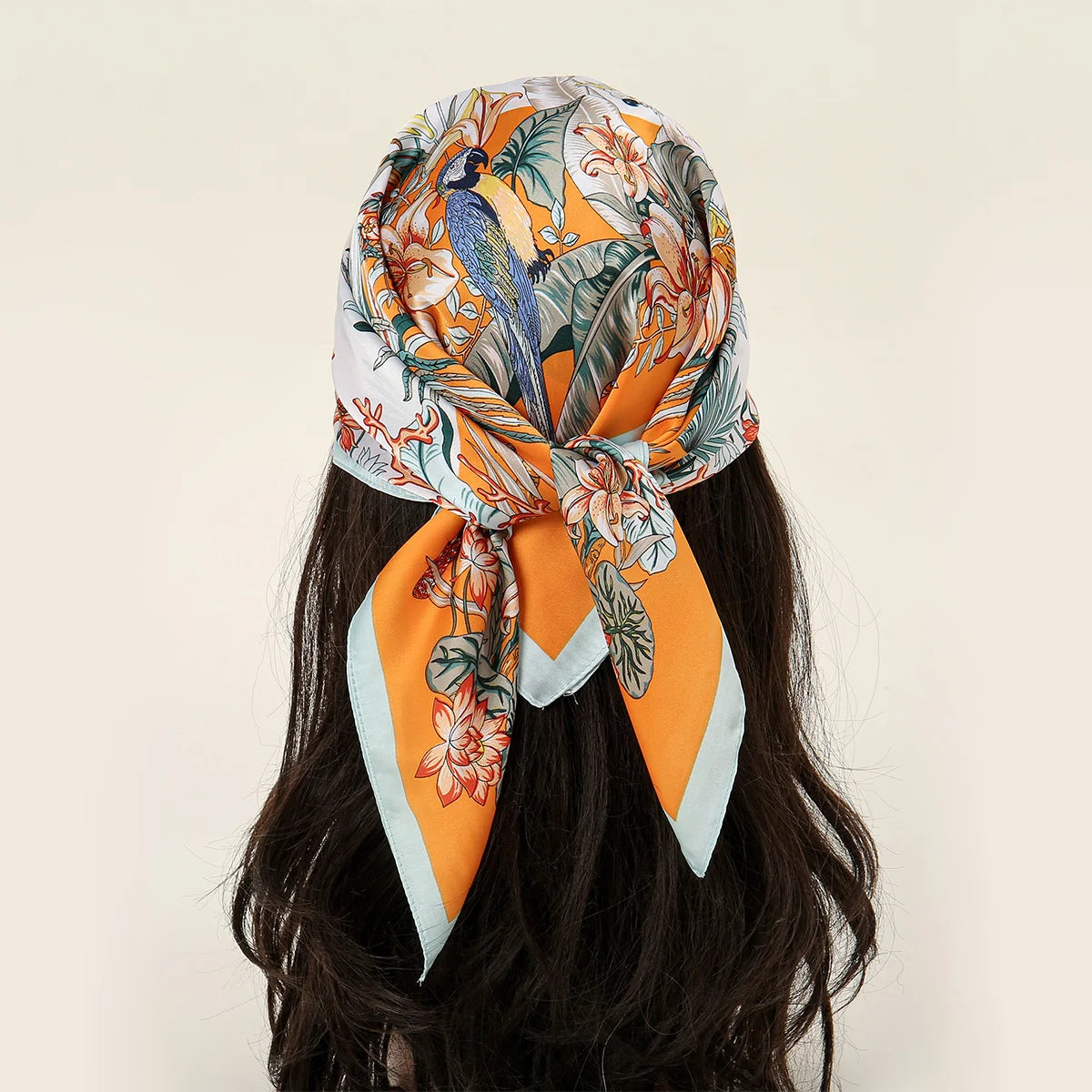 Foulard Femme Satiné Fleuri – Élégance Modeste & Raffinée