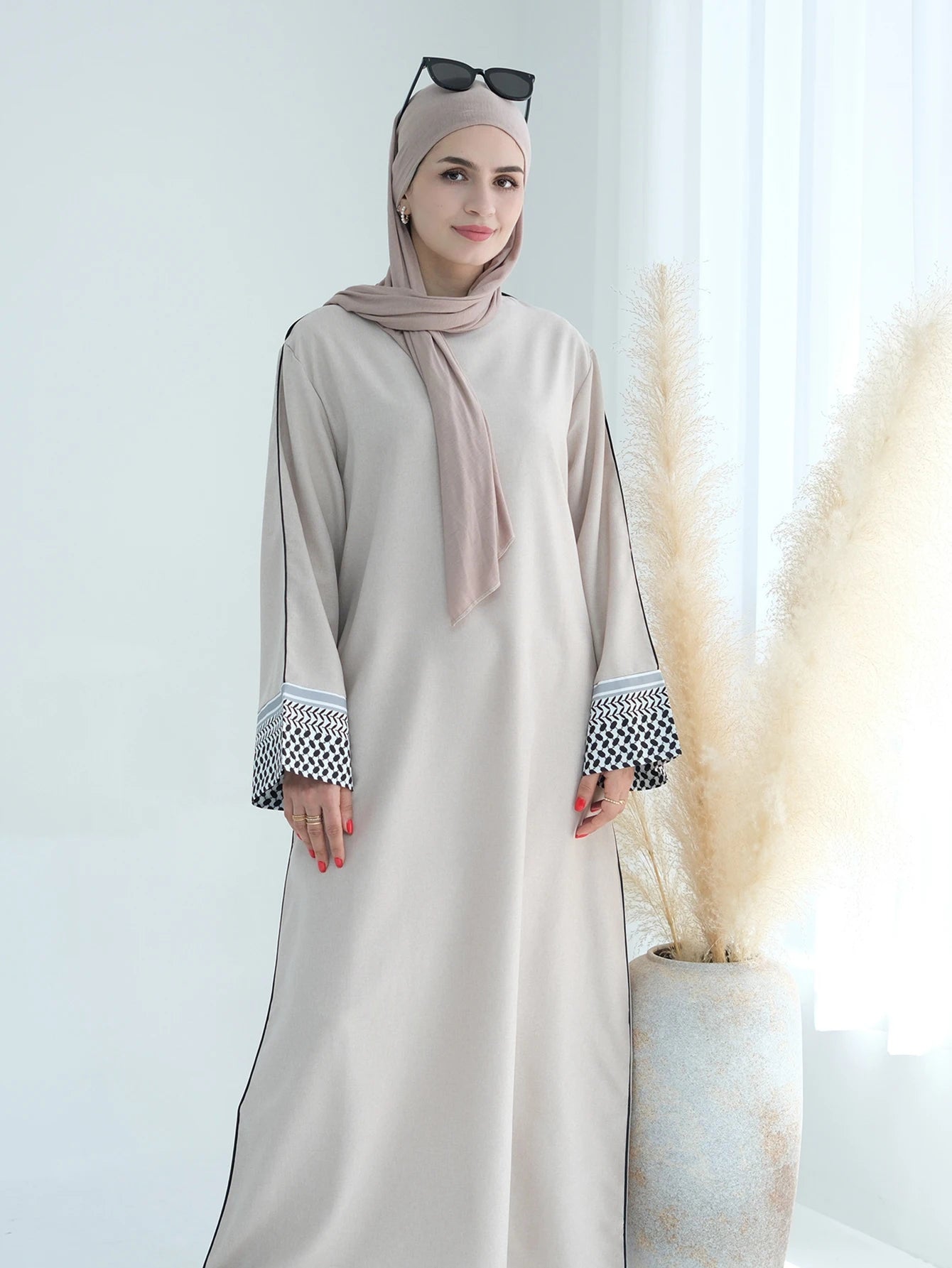 Abaya Femme Grace – Élégance Intemporelle & Détails Raffinés