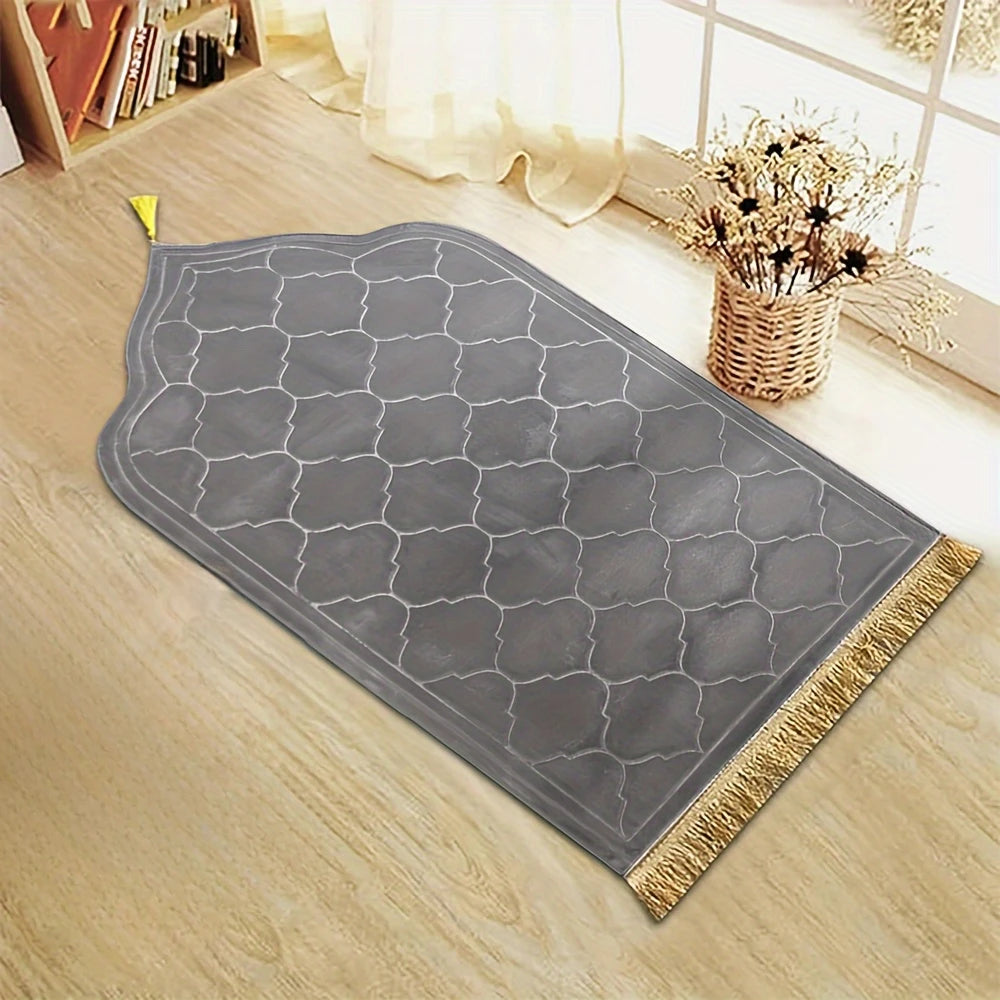 Tapis de Prière Matelassé – Élégant & Finition Dorée